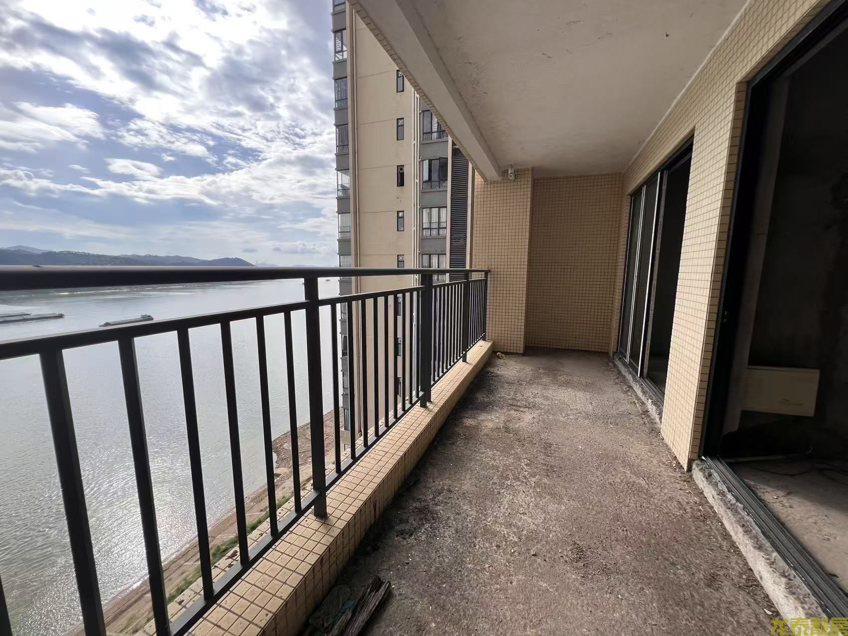头排江景 西堤领秀 128平通透户型 首付6万上车
